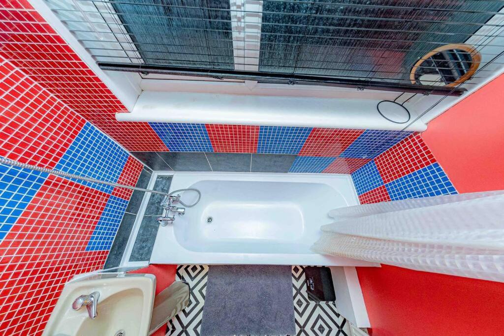 Unique Home W/Garden Hot Tub, Sauna & Cinema Room Londres Extérieur photo