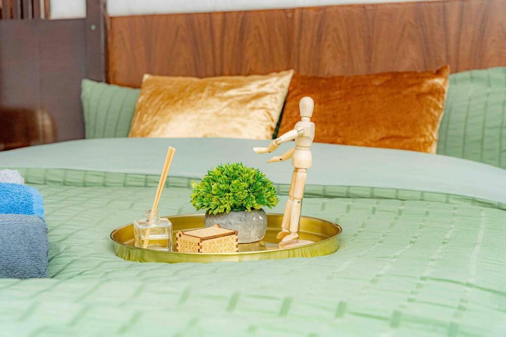 Unique Home W/Garden Hot Tub, Sauna & Cinema Room Londres Extérieur photo