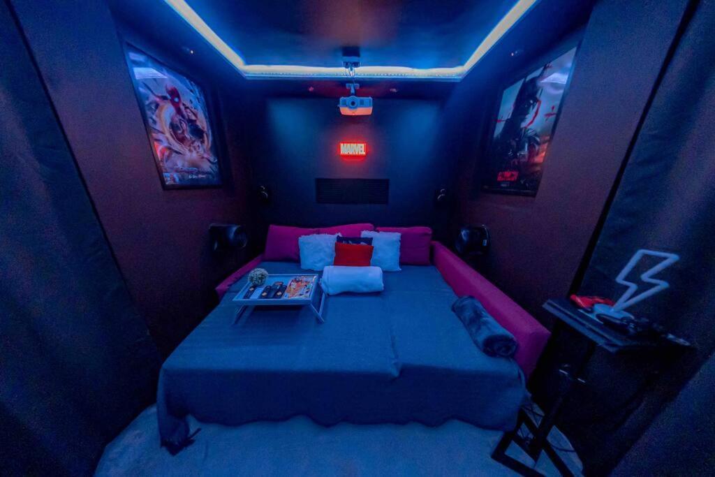 Unique Home W/Garden Hot Tub, Sauna & Cinema Room Londres Extérieur photo