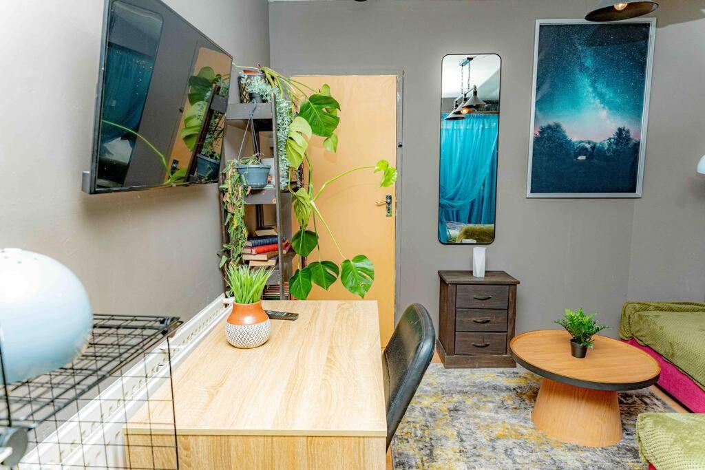 Unique Home W/Garden Hot Tub, Sauna & Cinema Room Londres Extérieur photo