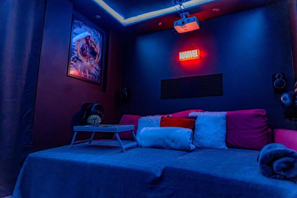 Unique Home W/Garden Hot Tub, Sauna & Cinema Room Londres Extérieur photo